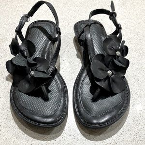 Born Leather Thong Sandals Size 8